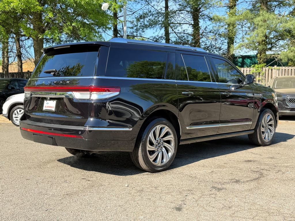 Certified 2024 Lincoln Navigator L Reserve AWD/4WD image 7