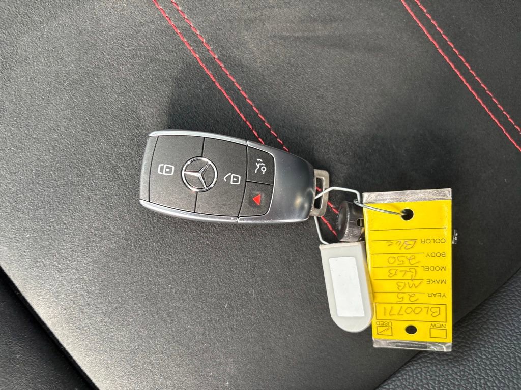 Certified 2025 Mercedes-Benz GLB 250 4MATIC image 28