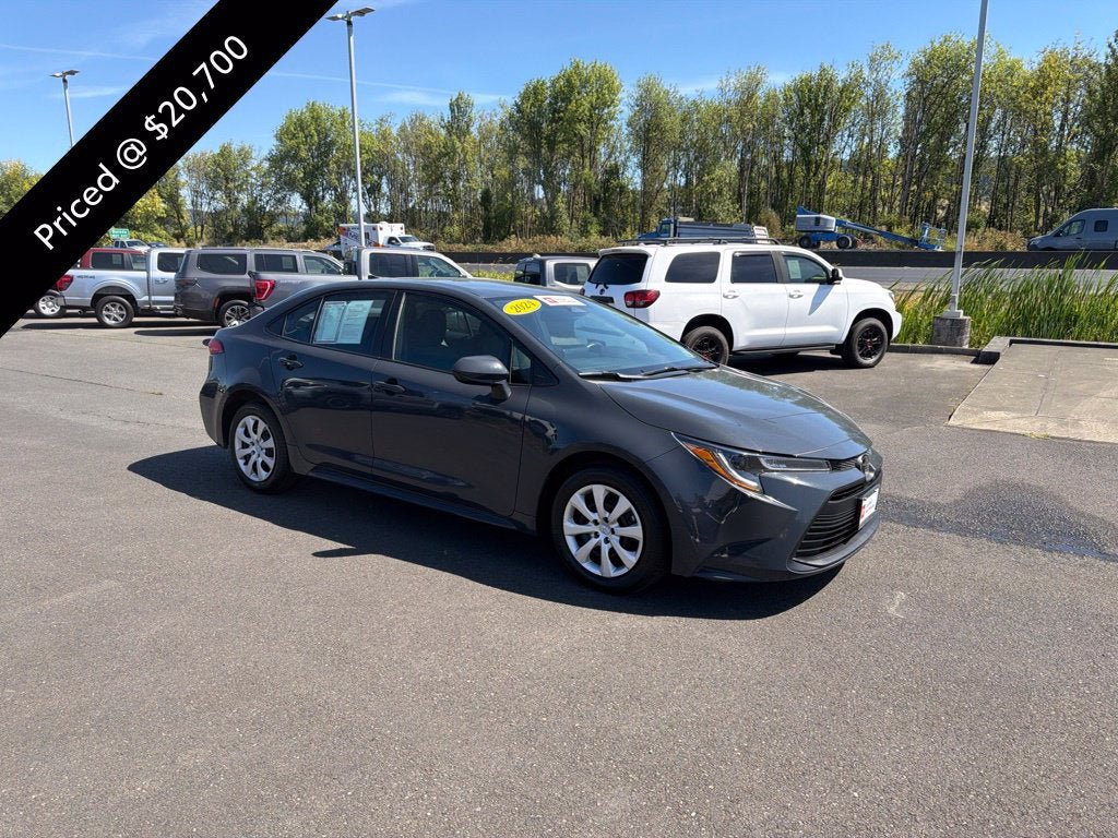 Used 2024 Toyota Corolla LE FWD image 5