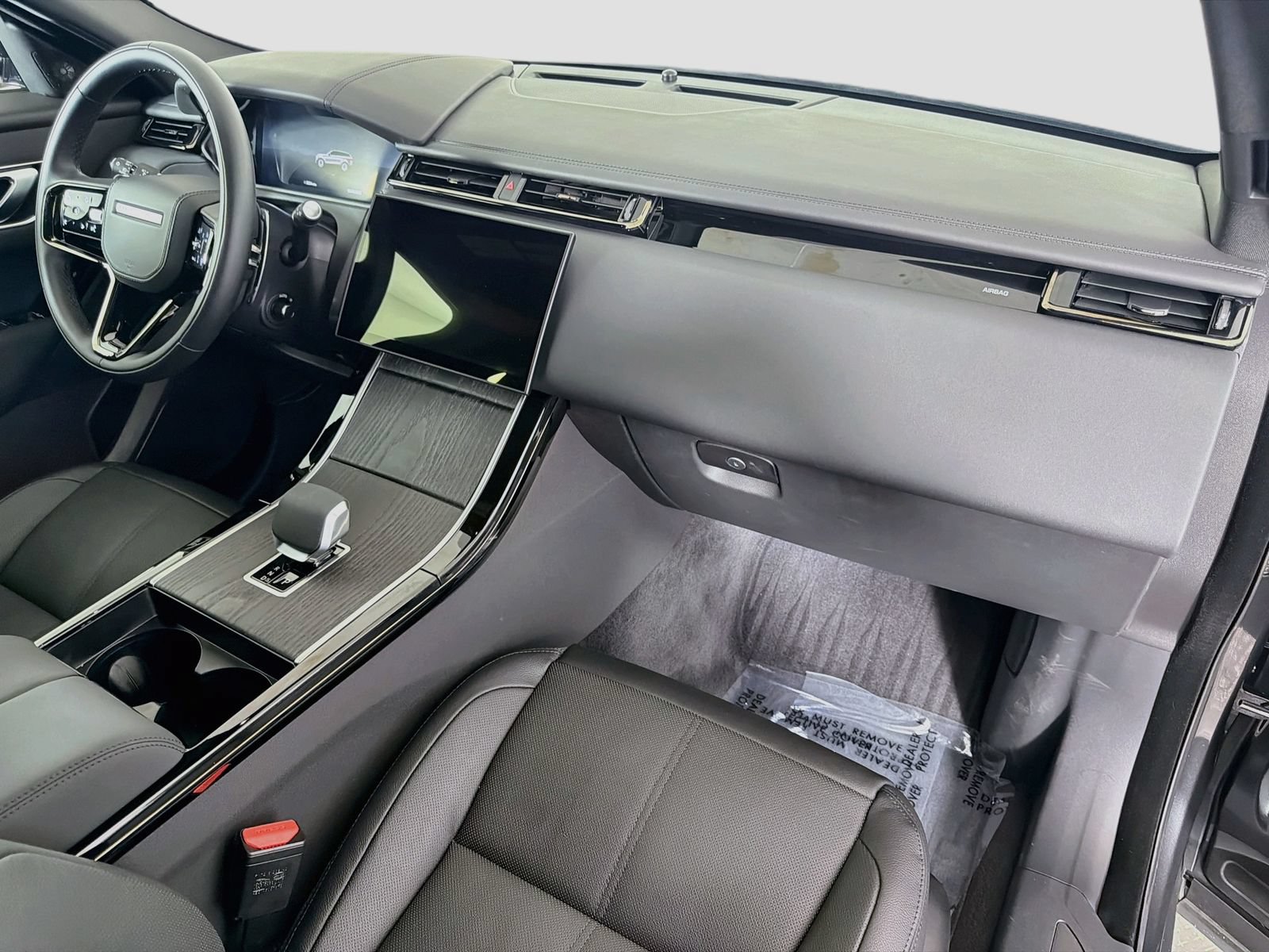 Certified 2026 Land Rover Range Rover Velar Dynamic SE AWD/4WD image 36