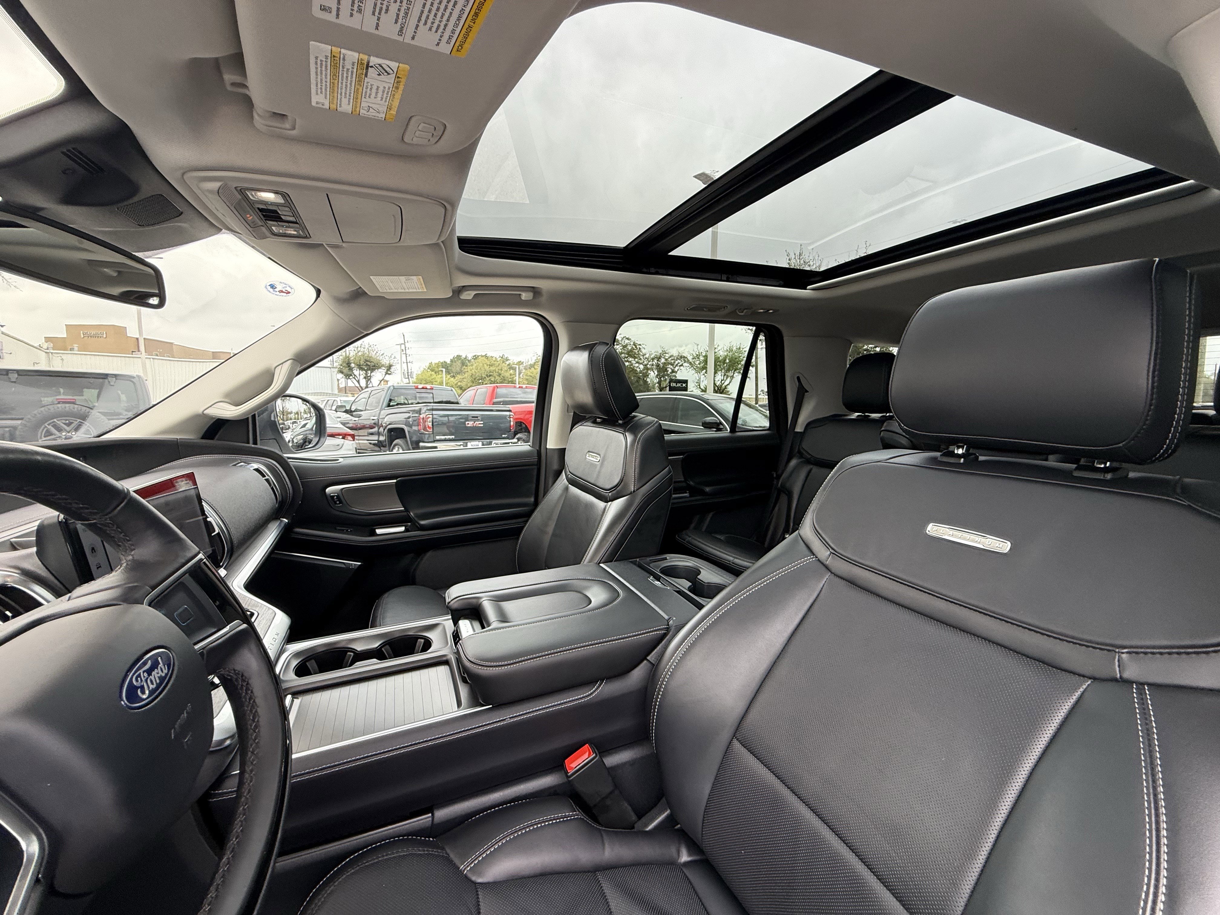 Used 2025 Ford Expedition Platinum image 29