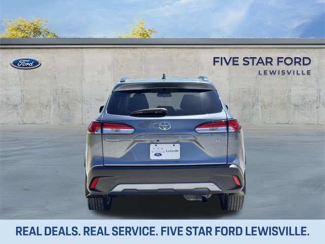 Used 2023 Toyota Corolla Cross LE image 5