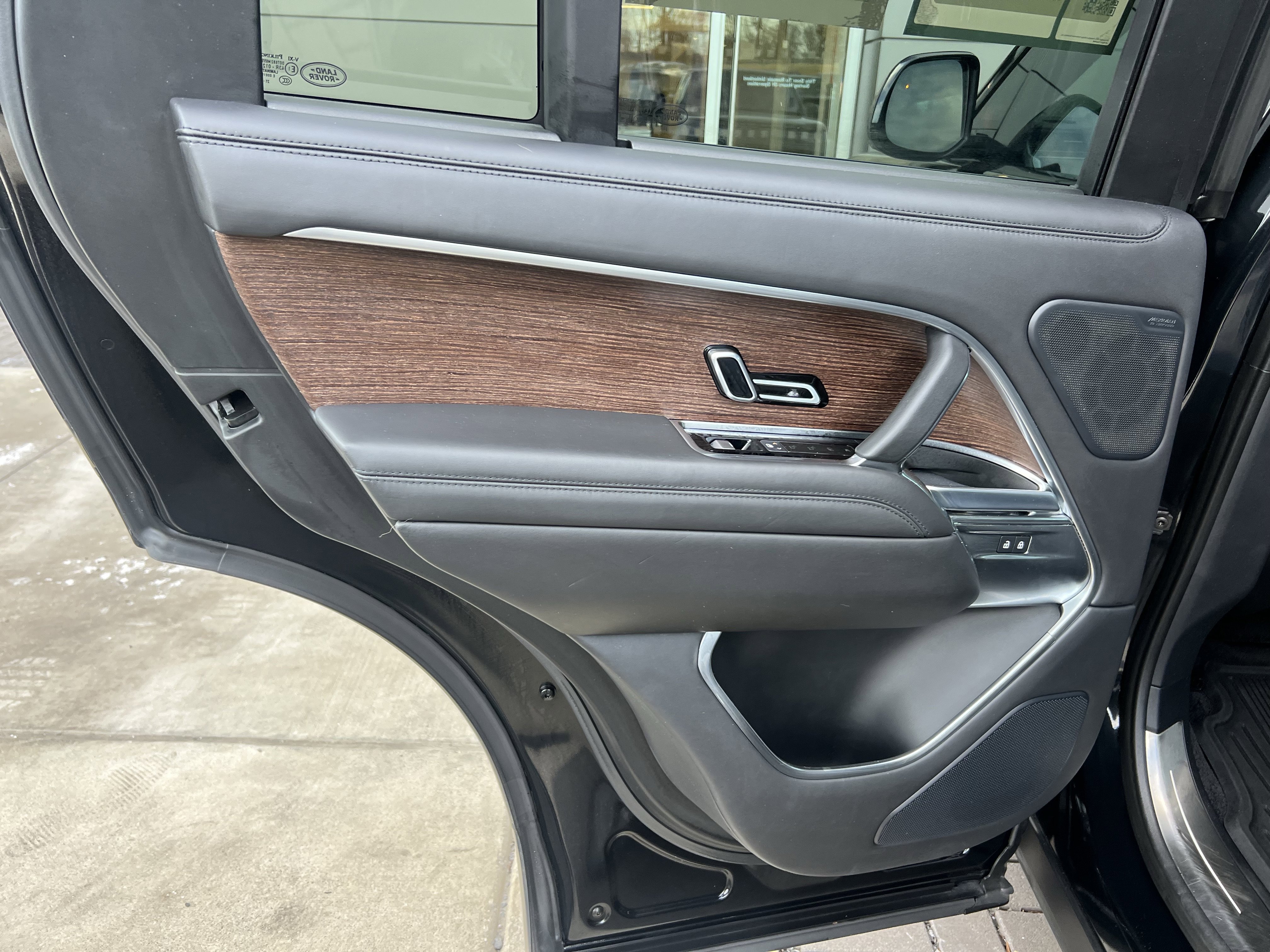 Certified 2023 Land Rover Range Rover SE image 31