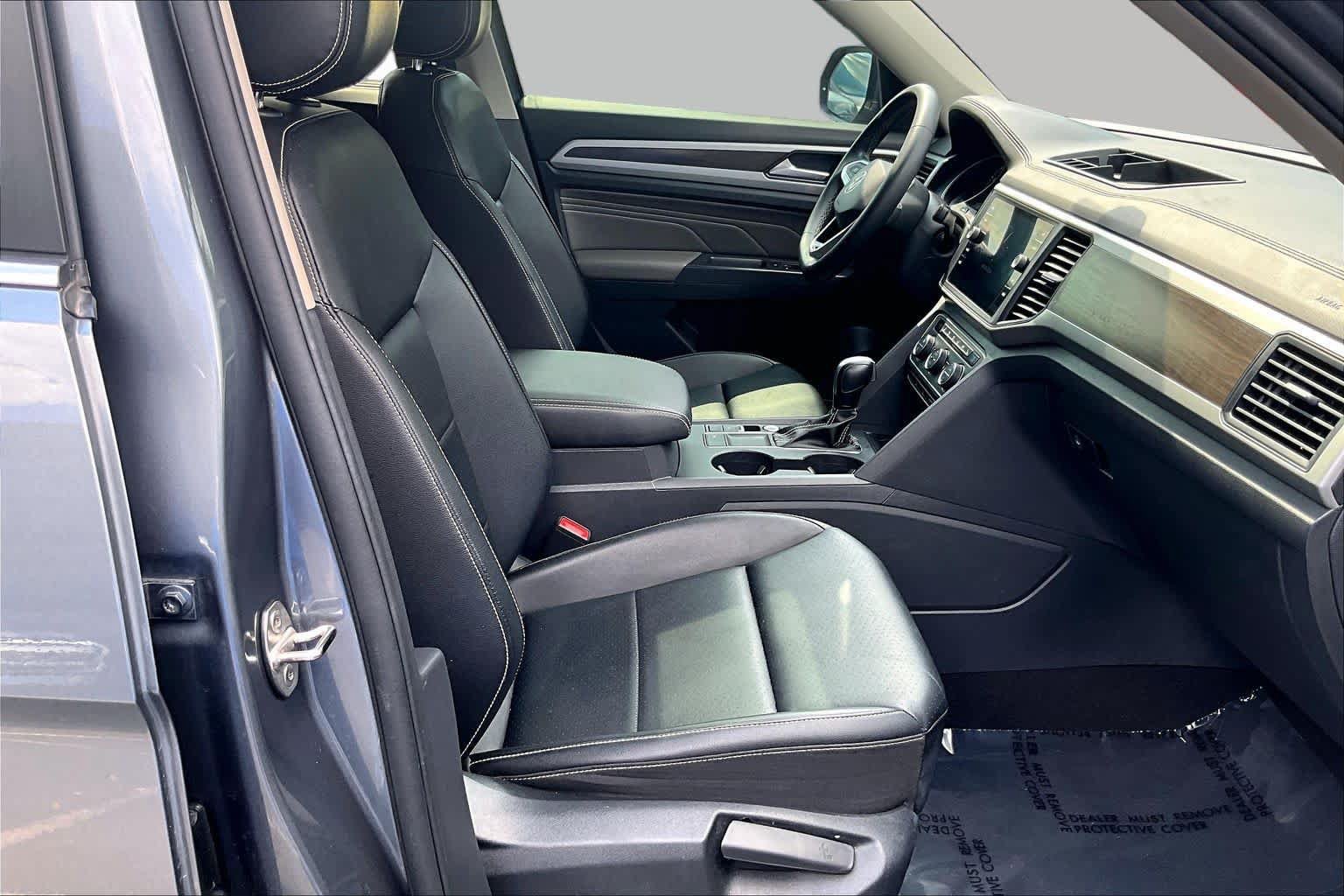 Used 2021 Volkswagen Atlas SE w/ Panoramic Sunroof Package FWD image 7