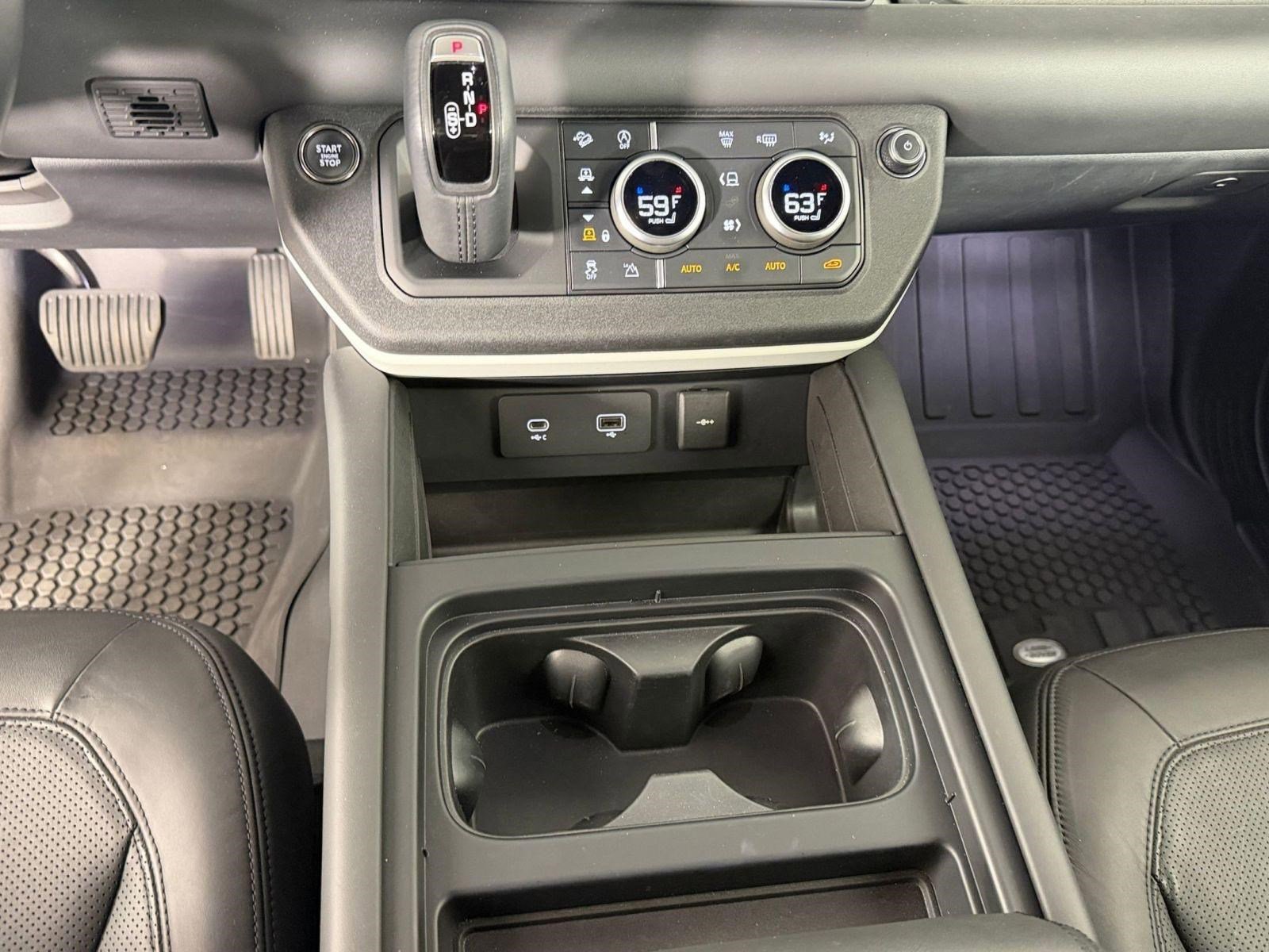 Used 2023 Land Rover Defender 90 S image 24