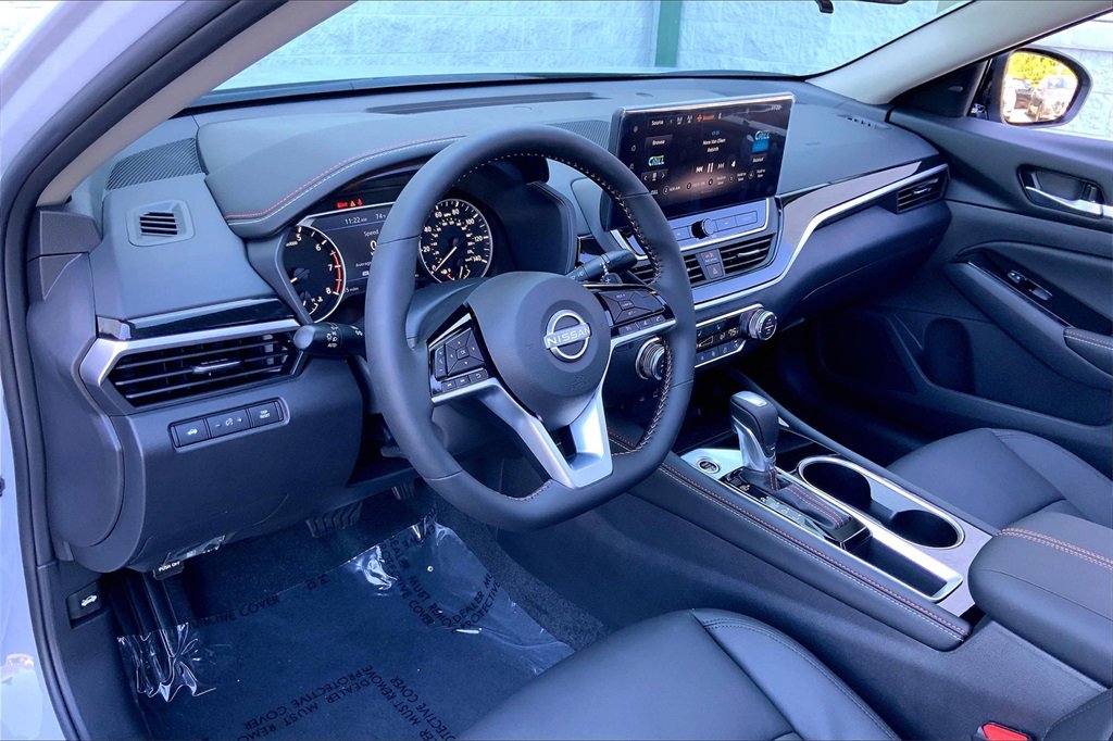 New 2025 Nissan Altima 2.5 SR image 7