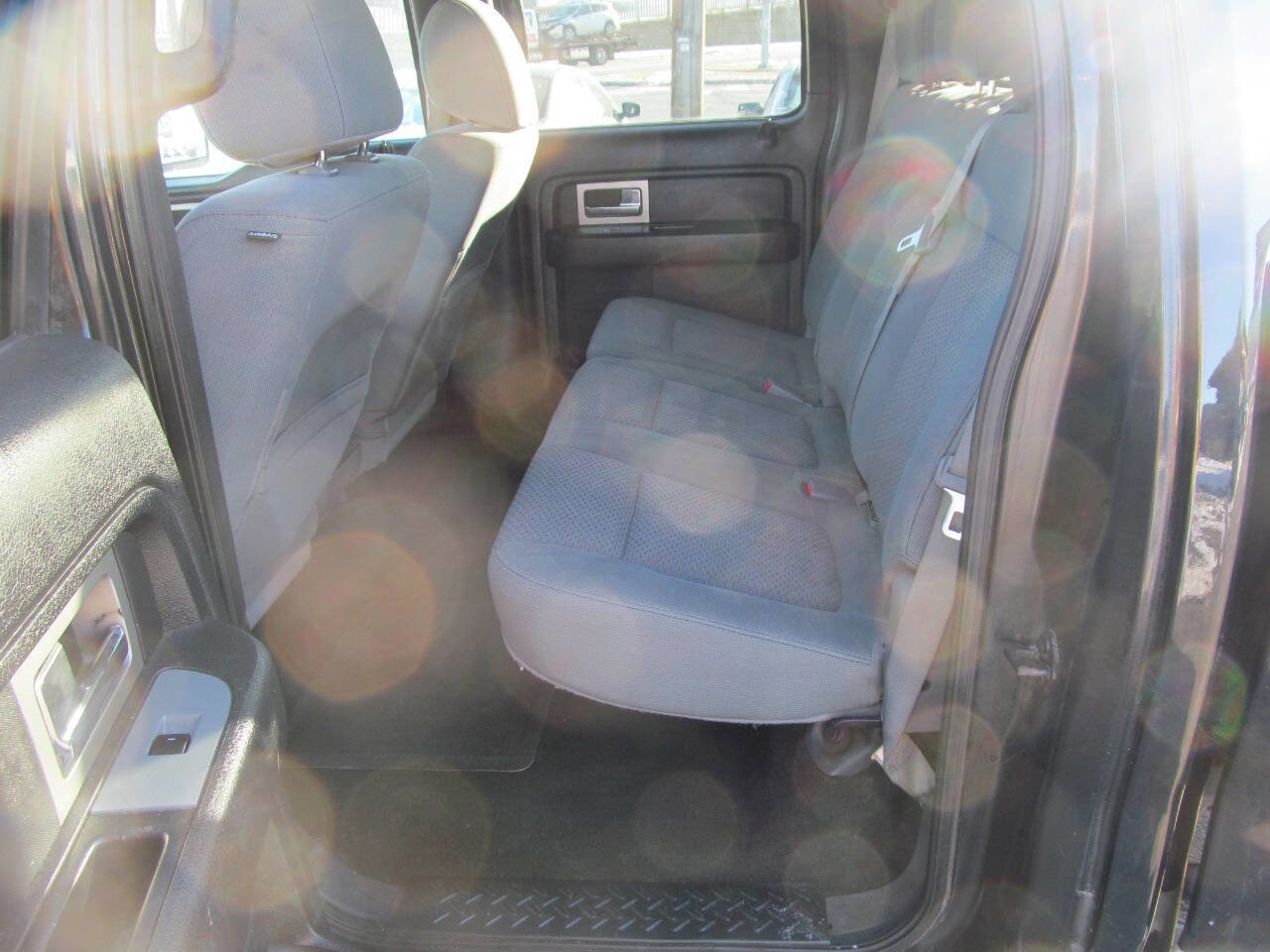 Used 2011 Ford F150 XLT w/ XLT Chrome Pkg image 16