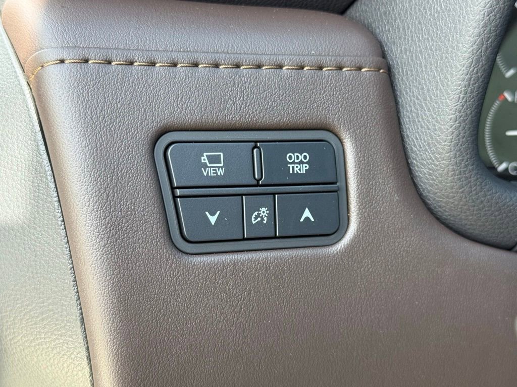 Used 2024 Lexus LX 600 4WD w/ Luxury Package image 28