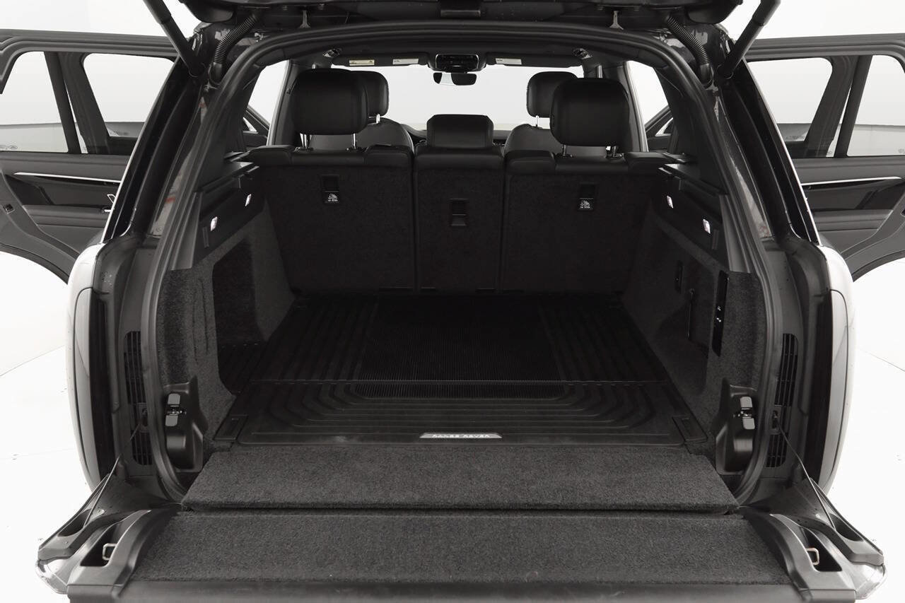 Used 2023 Land Rover Range Rover SE image 19