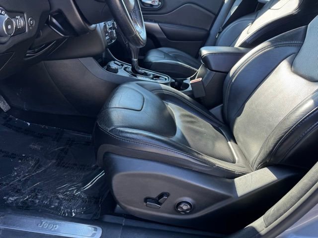 Used 2019 Jeep Cherokee Limited image 8