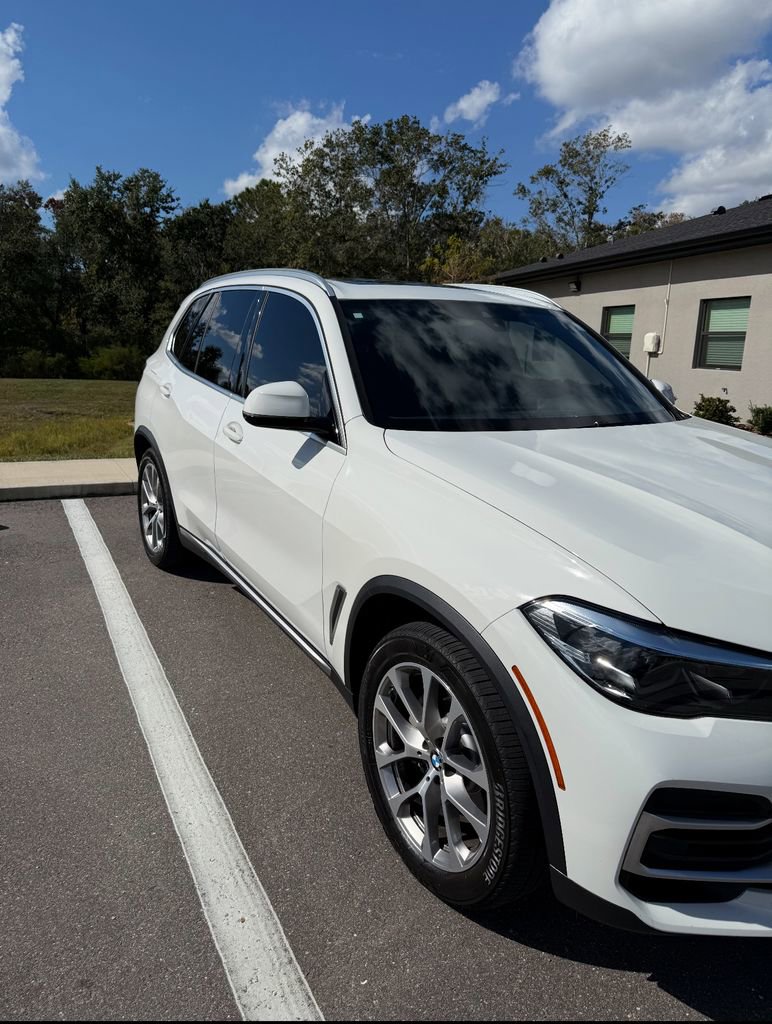 Used 2022 BMW X5 xDrive40i image 3