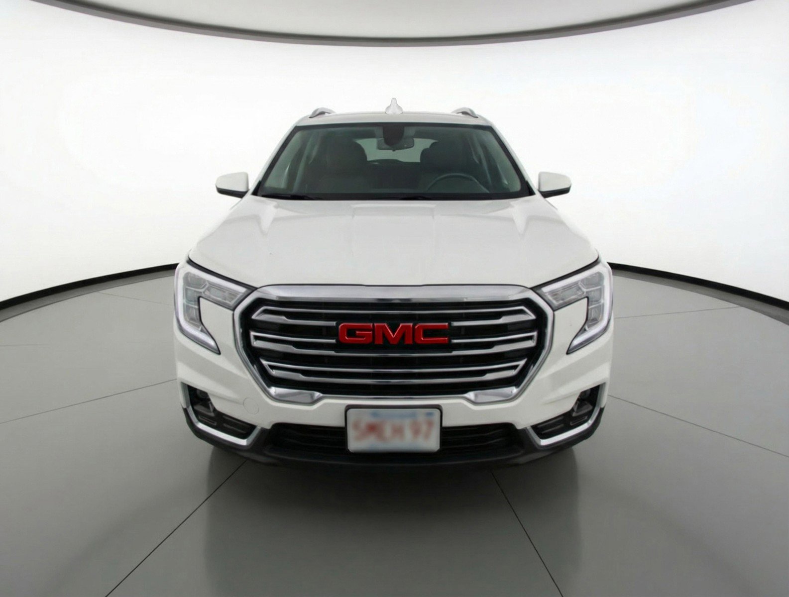 Used 2024 GMC Terrain SLT image 2