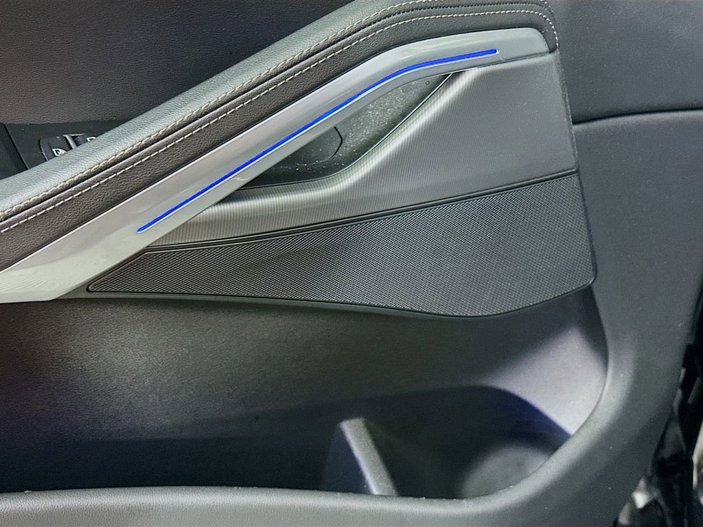 Used 2023 BMW X6 xDrive40i w/ Premium Package image 25