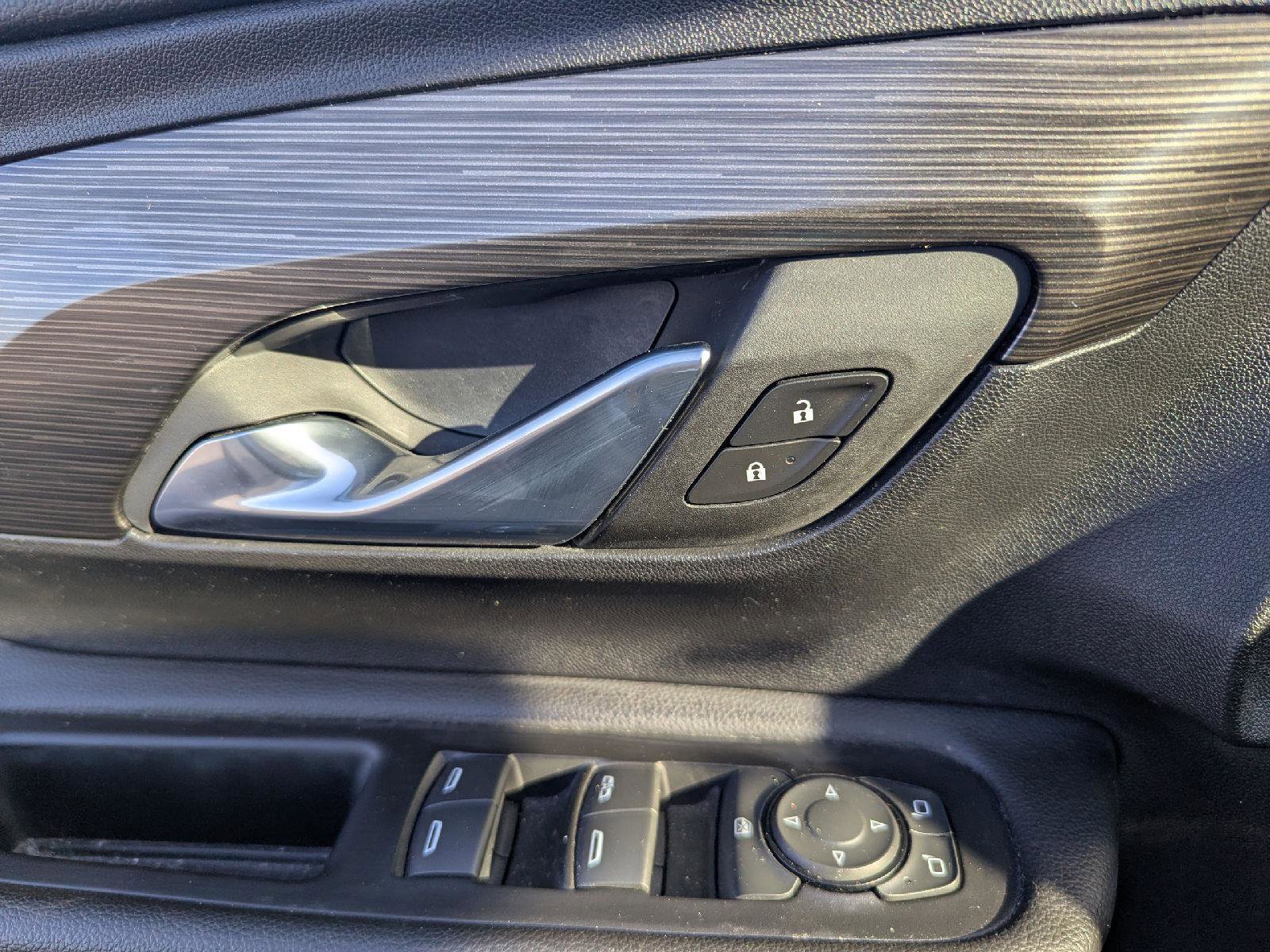 Used 2023 GMC Terrain SLE w/ Elevation Edition AWD/4WD image 25