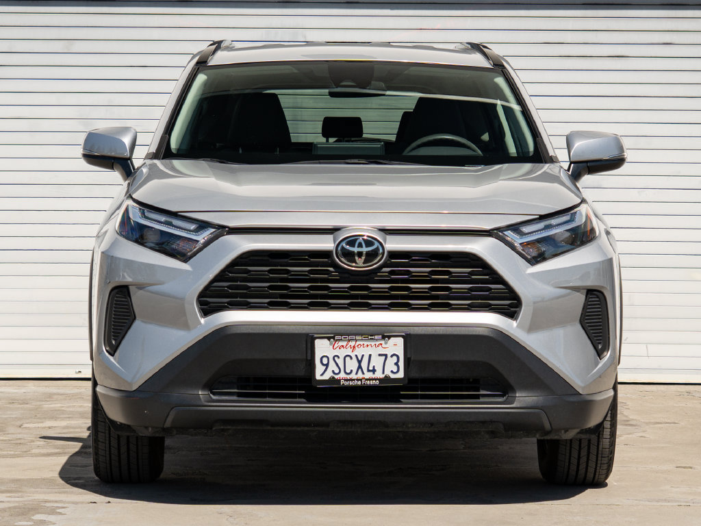 Used 2025 Toyota RAV4 XLE FWD image 25