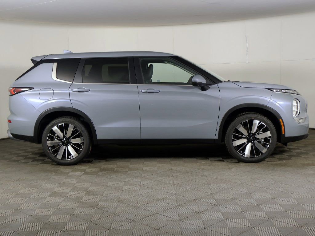 New 2026 Mitsubishi Outlander SE image 20