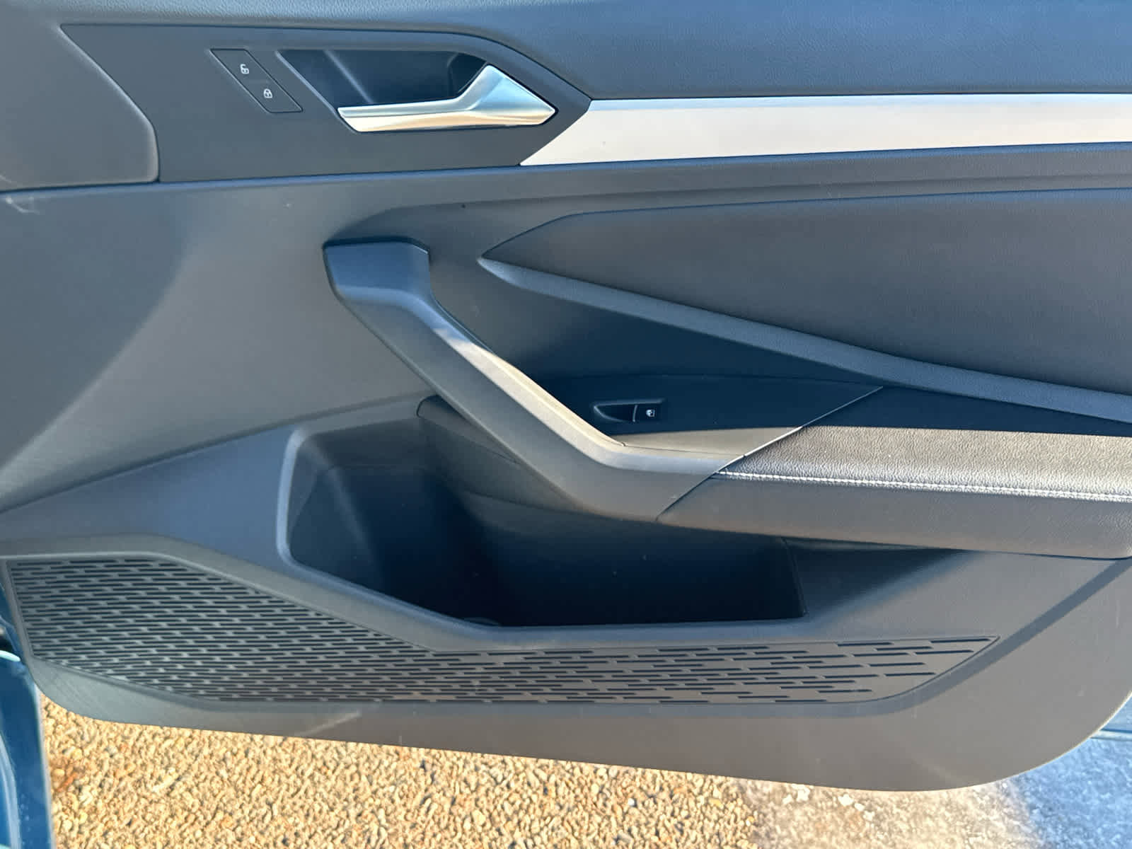 Used 2025 Volkswagen Jetta S image 39