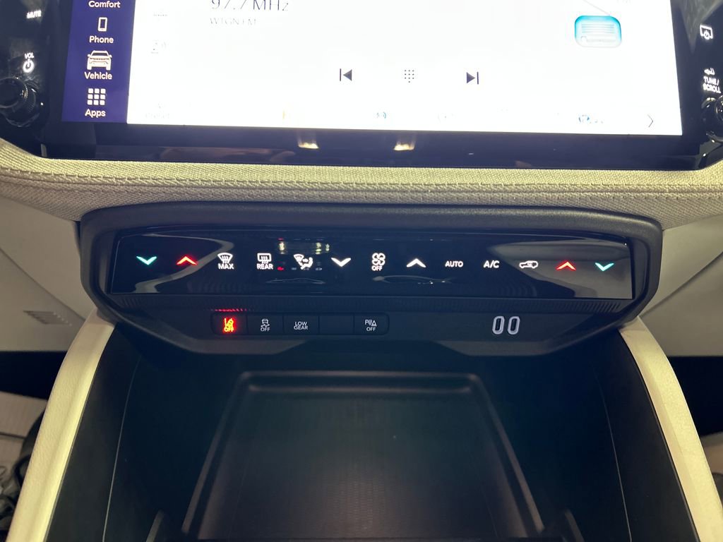 New 2026 Jeep Cherokee Laredo AWD/4WD image 17
