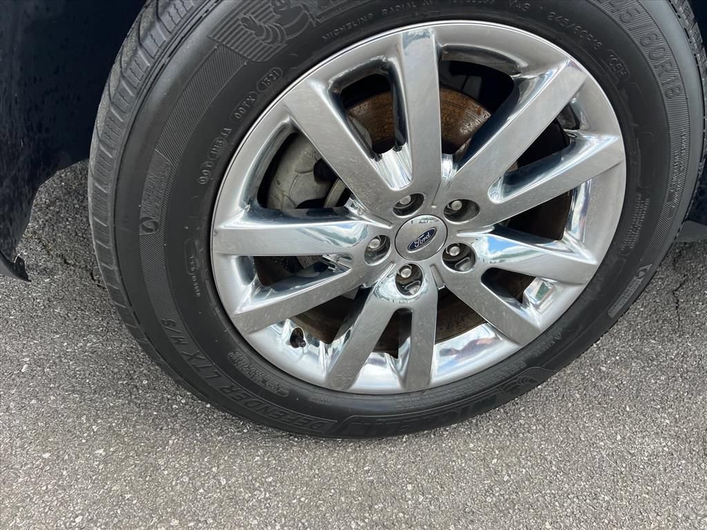 Used 2014 Ford Edge SEL w/ Equipment Group 205A AWD/4WD image 9