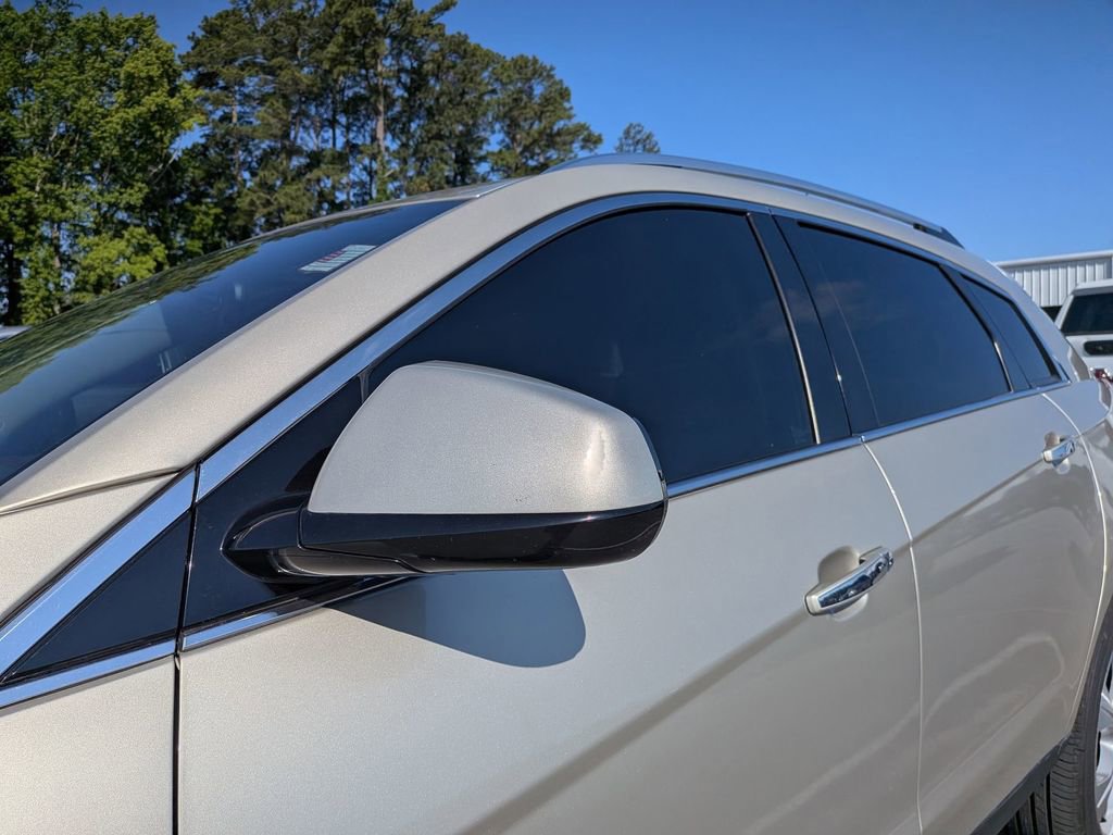 Used 2015 Cadillac SRX Premium w/ Driver Assist Package AWD/4WD image 3