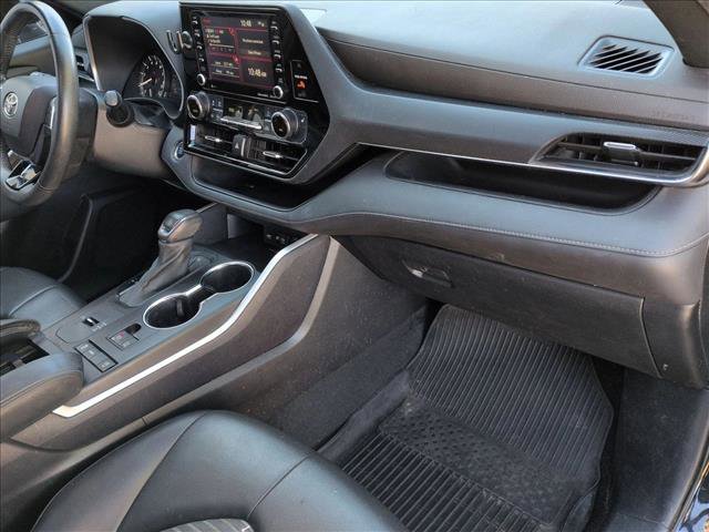 Used 2021 Toyota Highlander XSE image 22