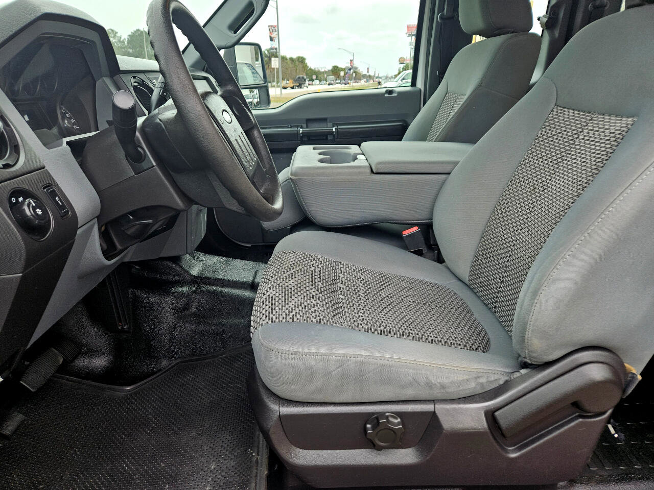 Used 2015 Ford F250 XL w/ Power Equipment Group image 9