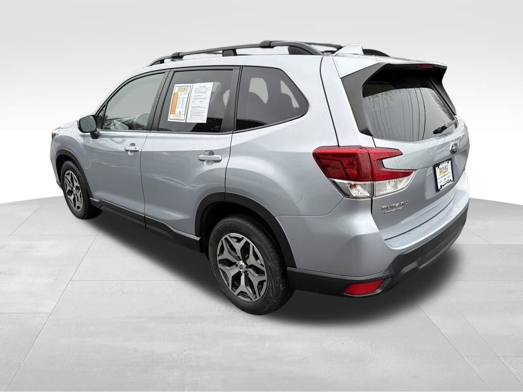 Used 2021 Subaru Forester Premium image 5