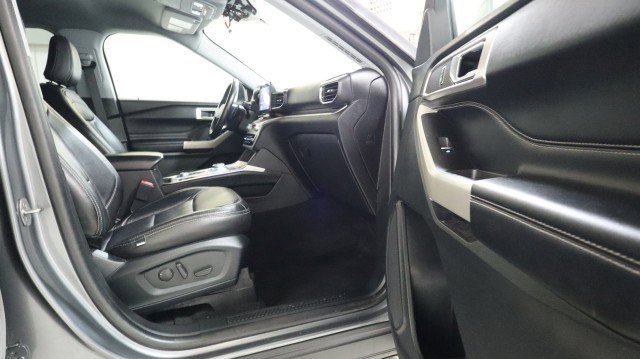 Used 2021 Ford Explorer XLT w/ Equipment Group 202A image 10