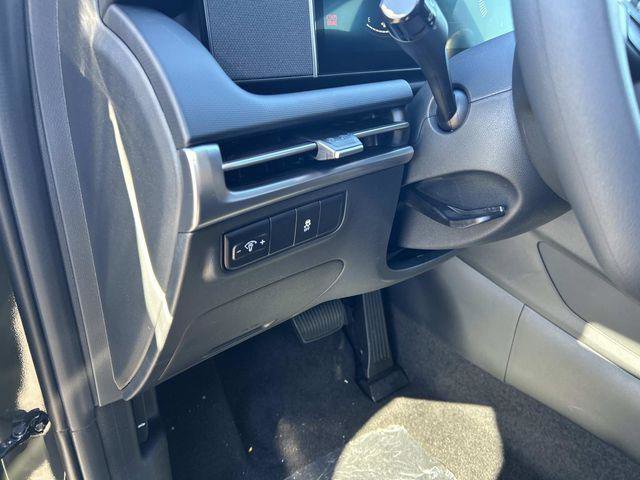 New 2026 Hyundai Tucson SE image 8