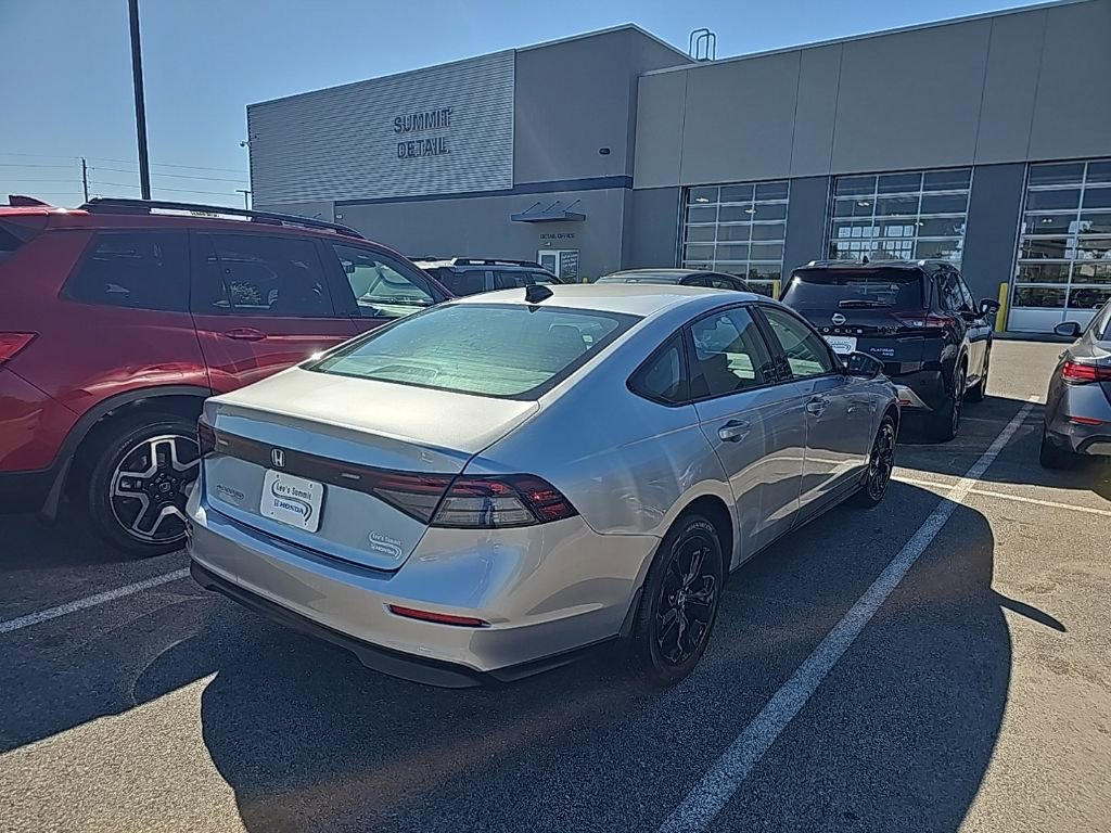 Used 2025 Honda Accord SE image 5