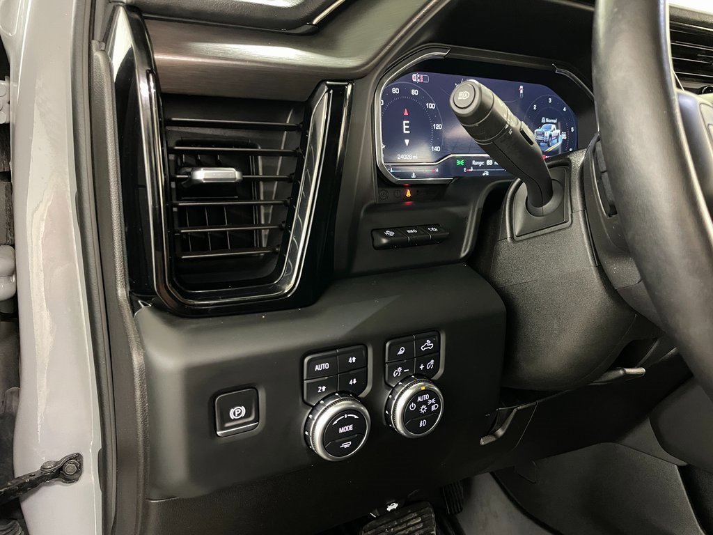 Used 2024 GMC Sierra 2500 AT4X image 33