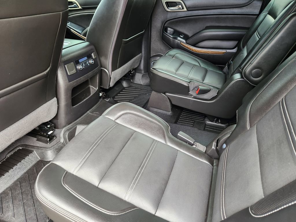 Used 2020 GMC Yukon XL Denali w/ Denali Premium Package image 9