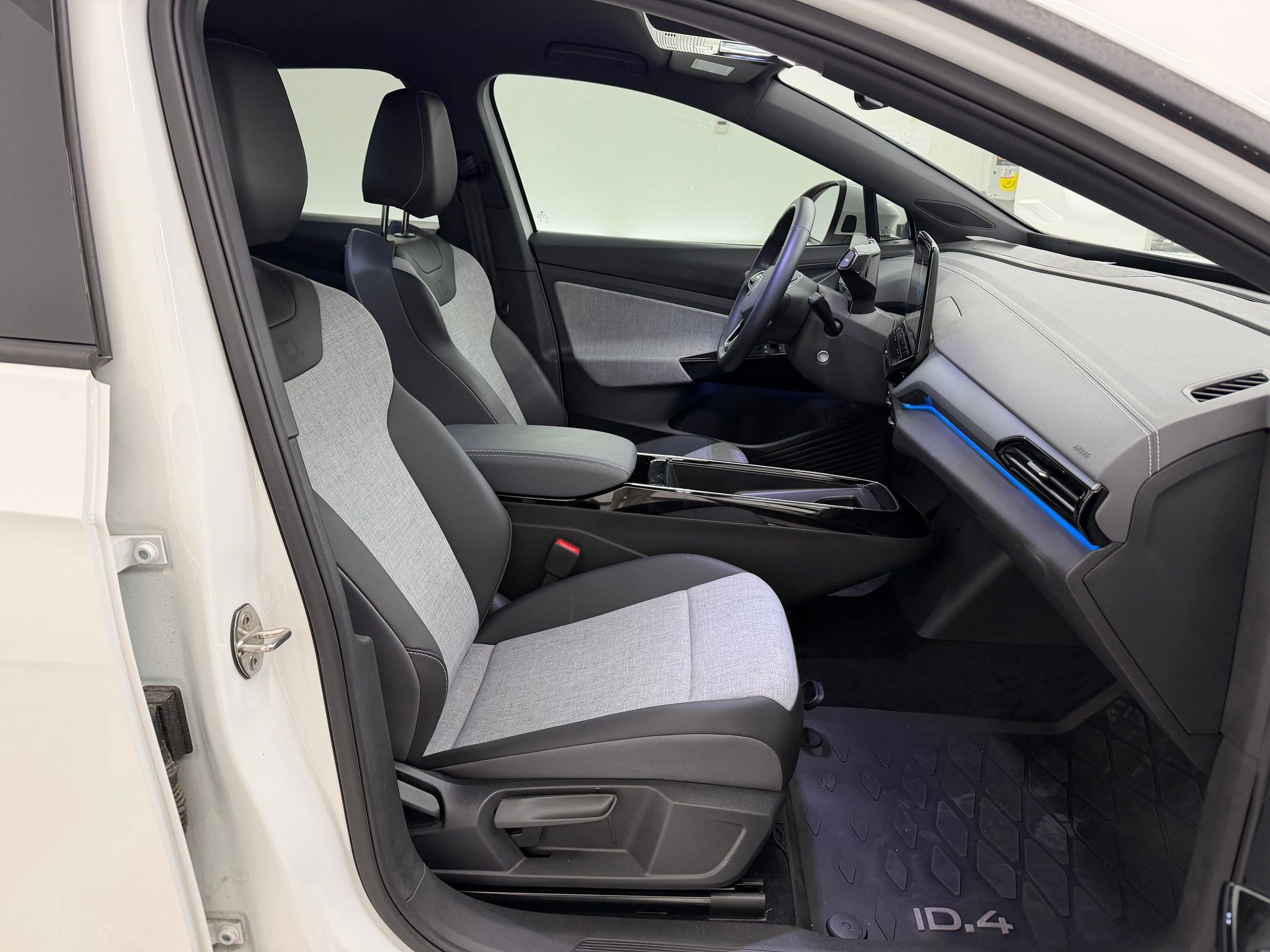 Used 2024 Volkswagen ID.4 2WD image 22