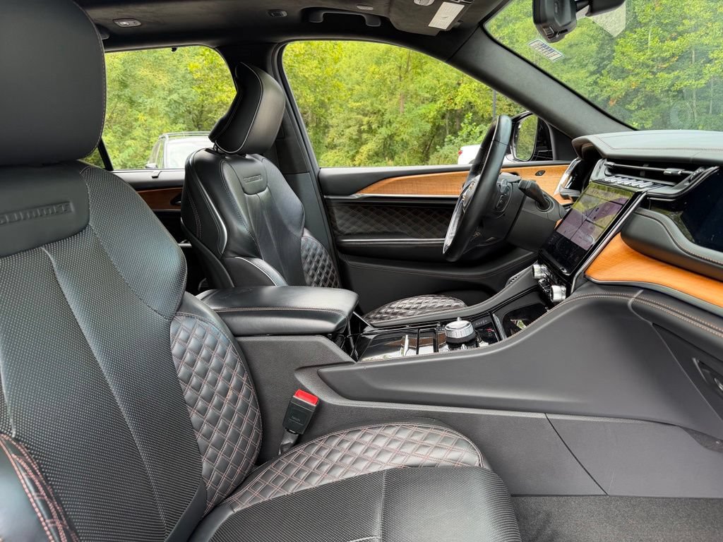 Used 2022 Jeep Grand Cherokee Summit AWD/4WD image 15