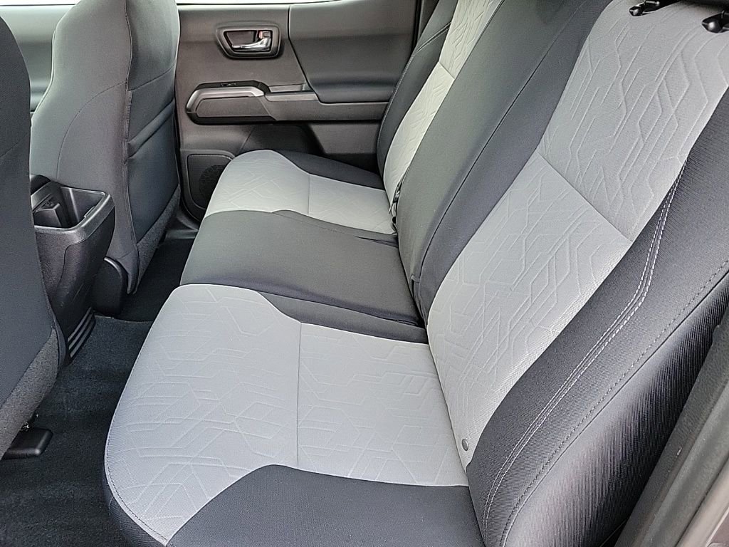 Used 2021 Toyota Tacoma TRD Off-Road image 15