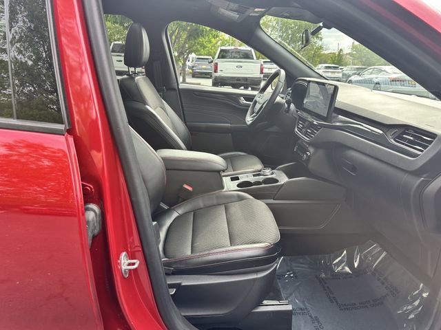 Certified 2024 Ford Escape ST-Line w/ Tech Pack #1 AWD/4WD image 35