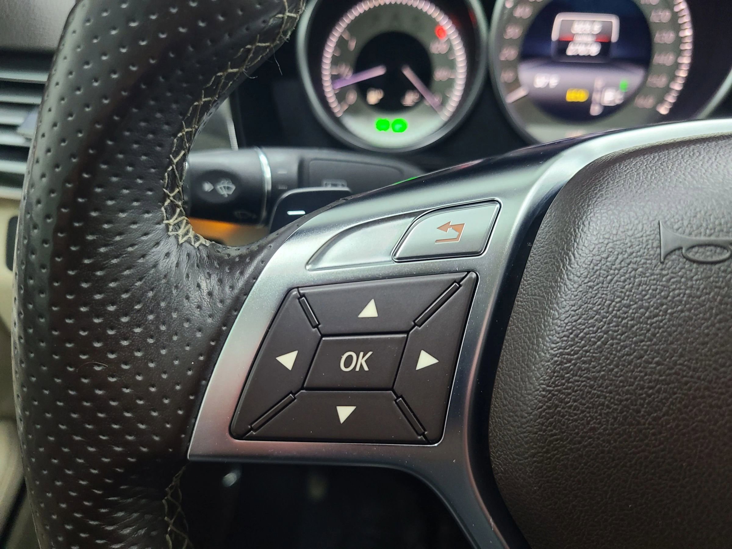 Used 2014 Mercedes-Benz E 350 Sedan image 30