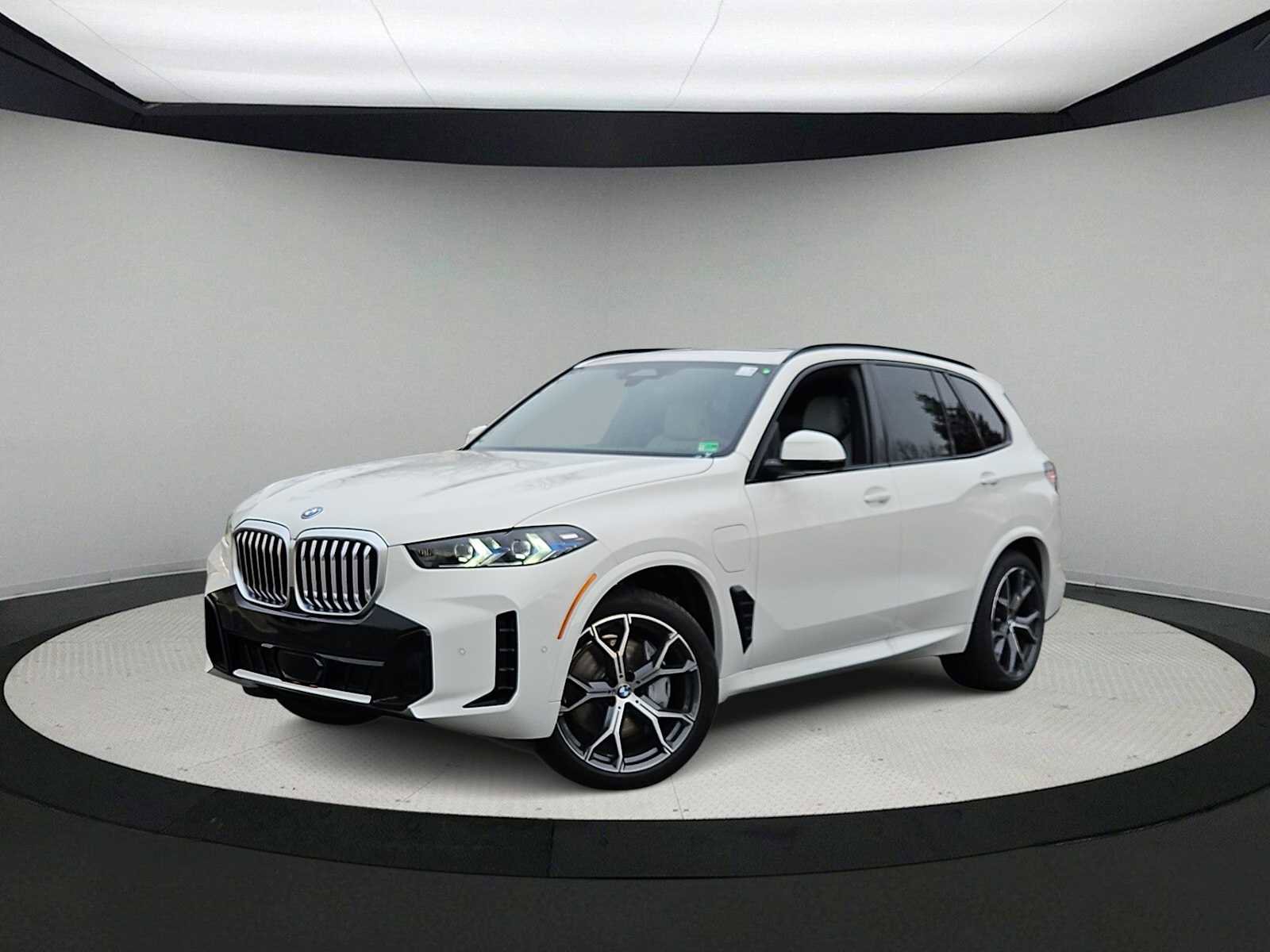 New 2026 BMW X5 xDrive50e w/ M Sport Package video 1