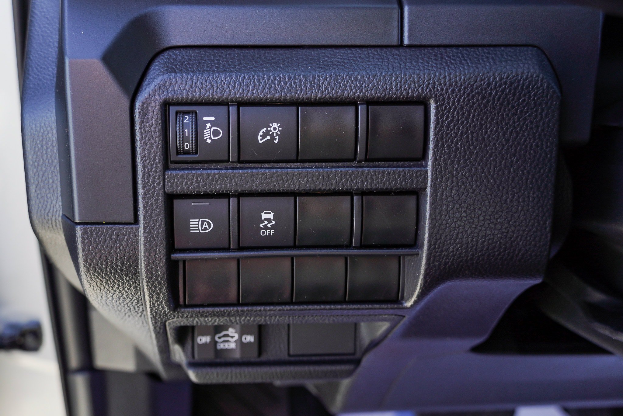 Certified 2024 Toyota Tacoma SR AWD/4WD image 18