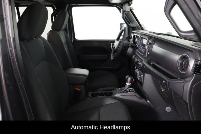 Used 2023 Jeep Gladiator Sport AWD/4WD image 19