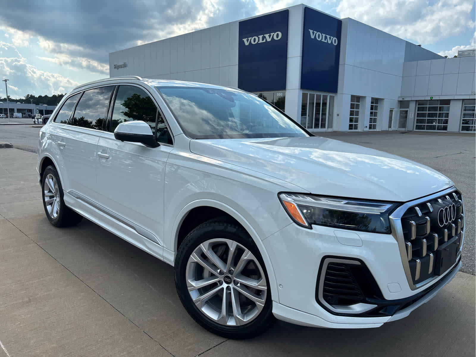 Used 2025 Audi Q7 3.0T Premium Plus AWD/4WD image 3