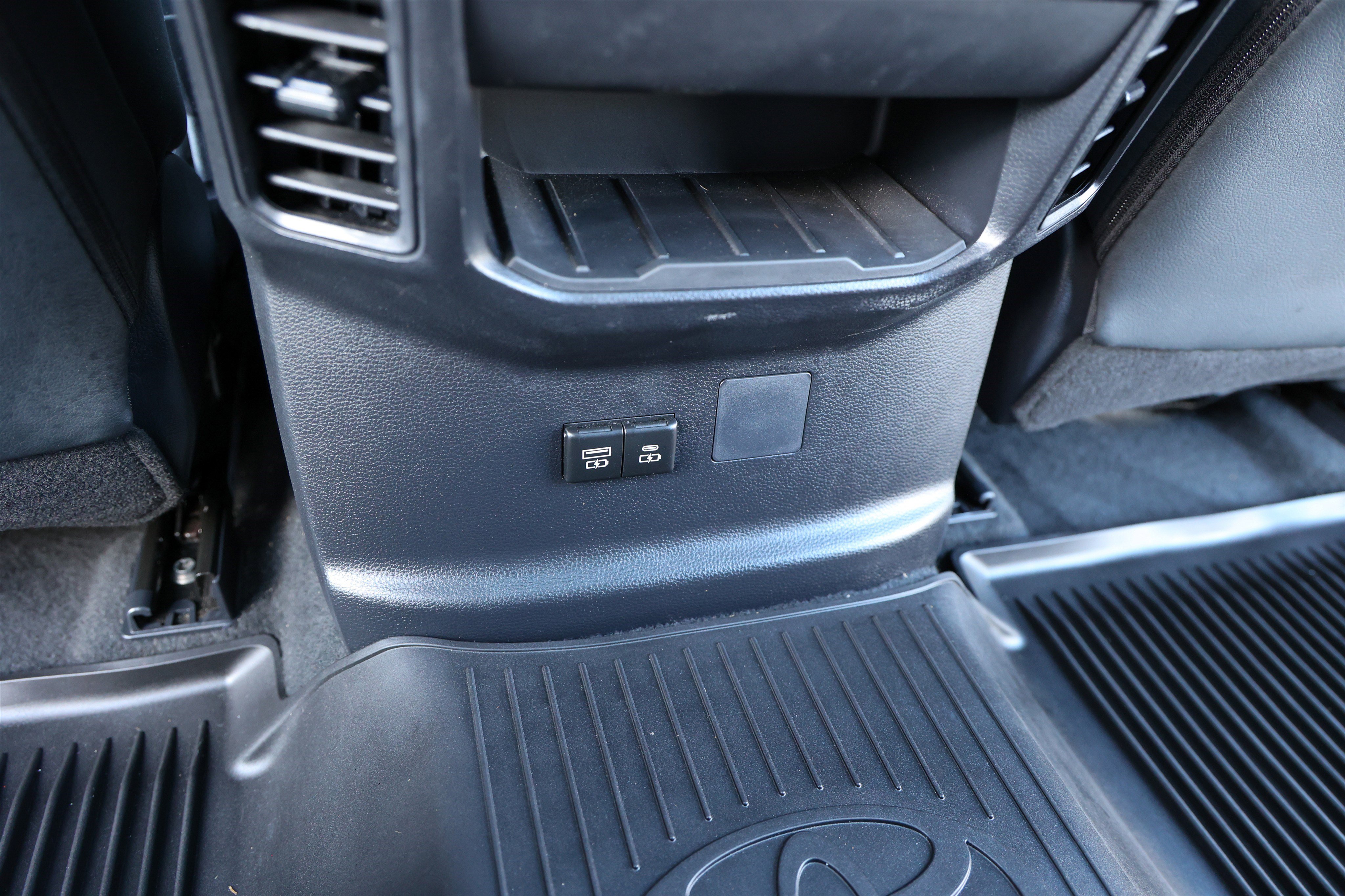 Used 2025 Toyota Tundra Limited image 35