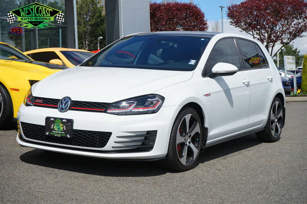 Used 2017 Volkswagen GTI SE FWD image 1