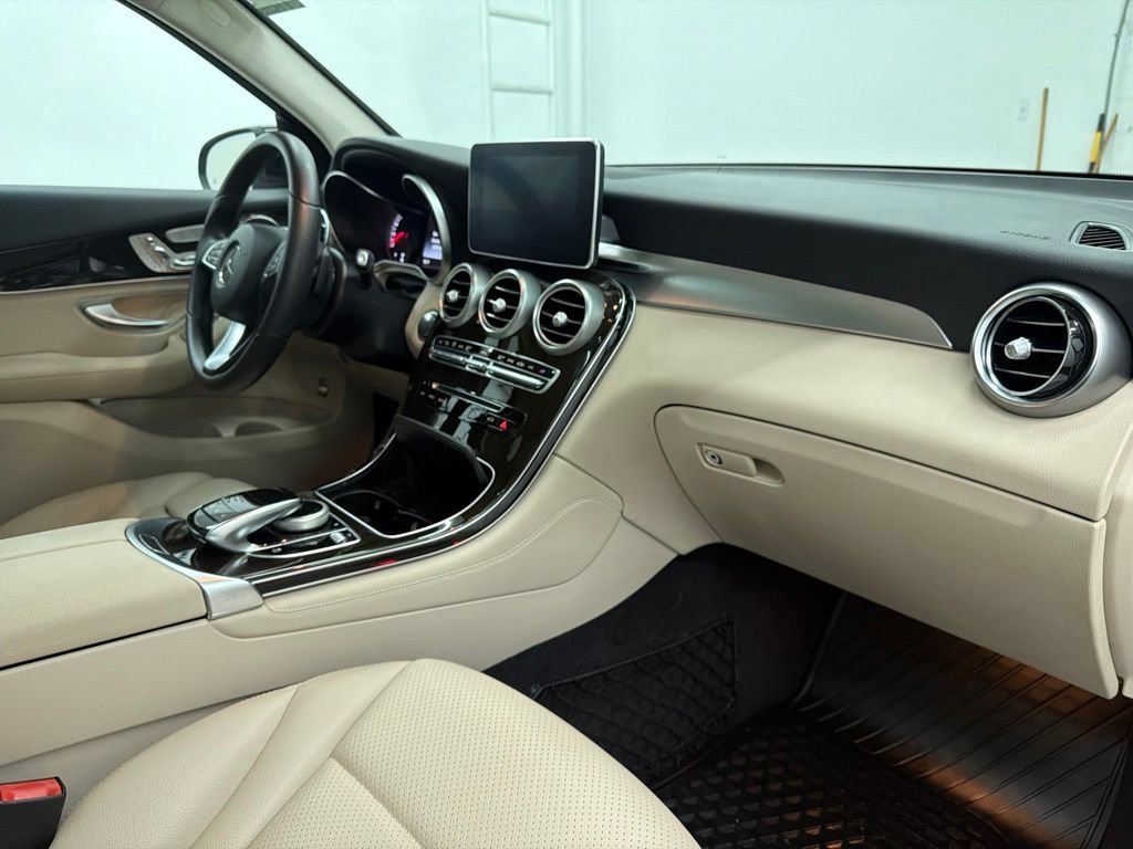 Used 2016 Mercedes-Benz GLC 300 image 26