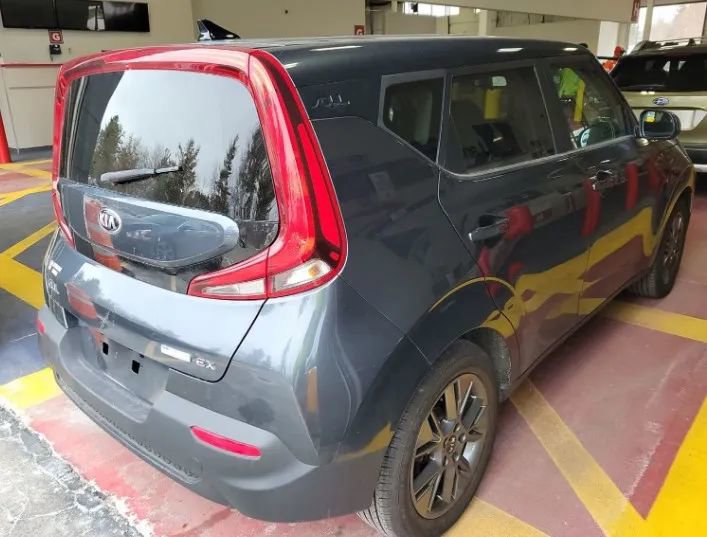 Used 2020 Kia Soul EX image 2