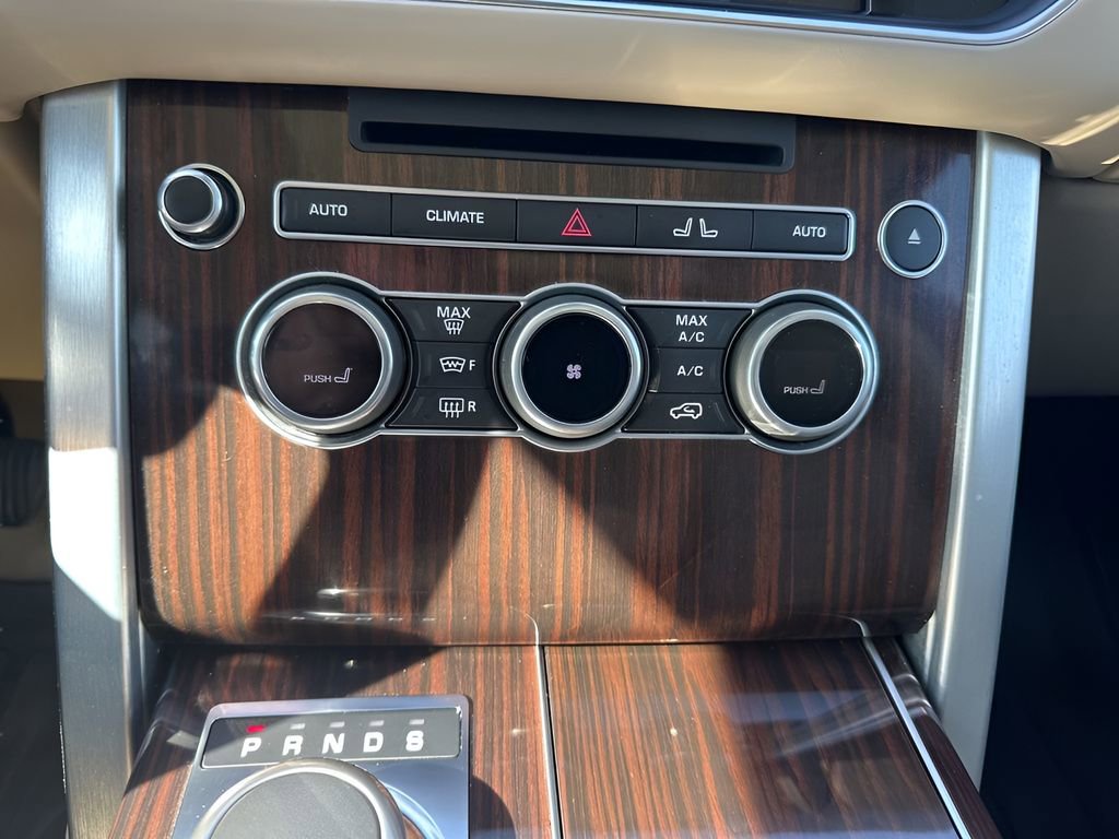 Used 2016 Land Rover Range Rover HSE image 18