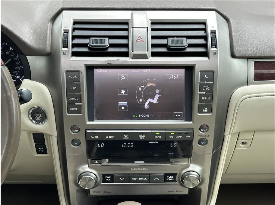 Used 2016 Lexus GX 460 w/ Premium Package AWD/4WD image 24