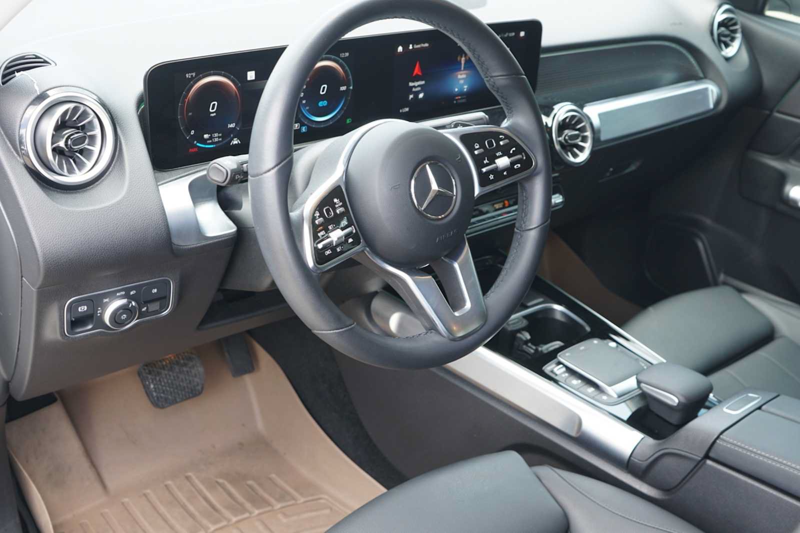 Used 2023 Mercedes-Benz EQB 300 4MATIC image 8
