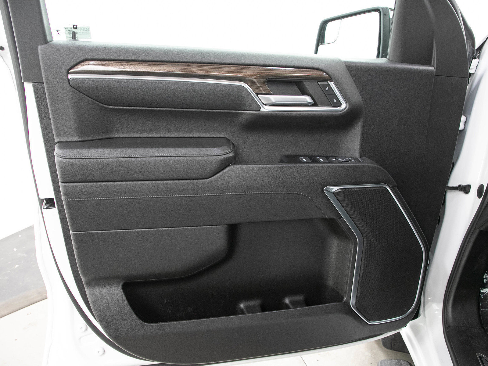 Used 2023 Chevrolet Silverado 1500 LT AWD/4WD image 21