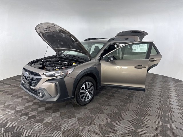 Used 2024 Subaru Outback Premium image 10
